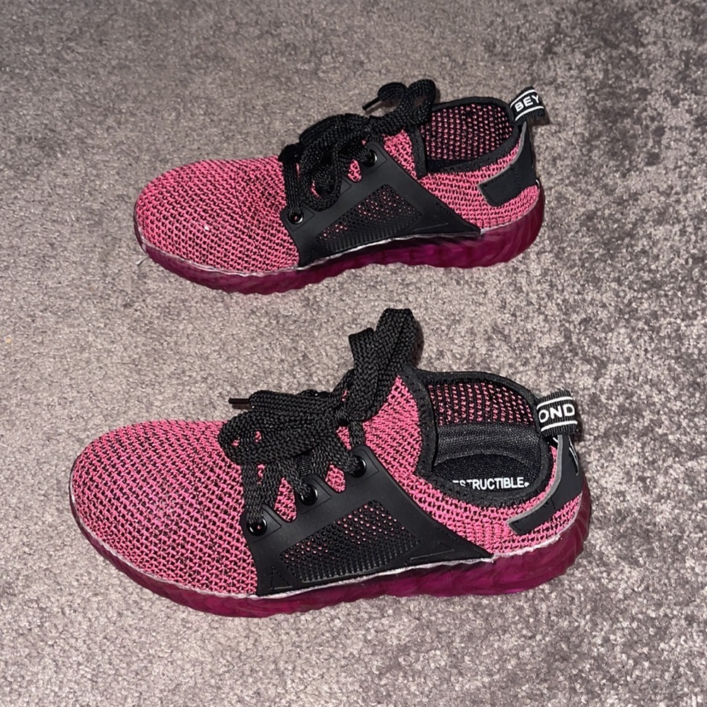 New Indestructible brand breathable steel toe sports shoes